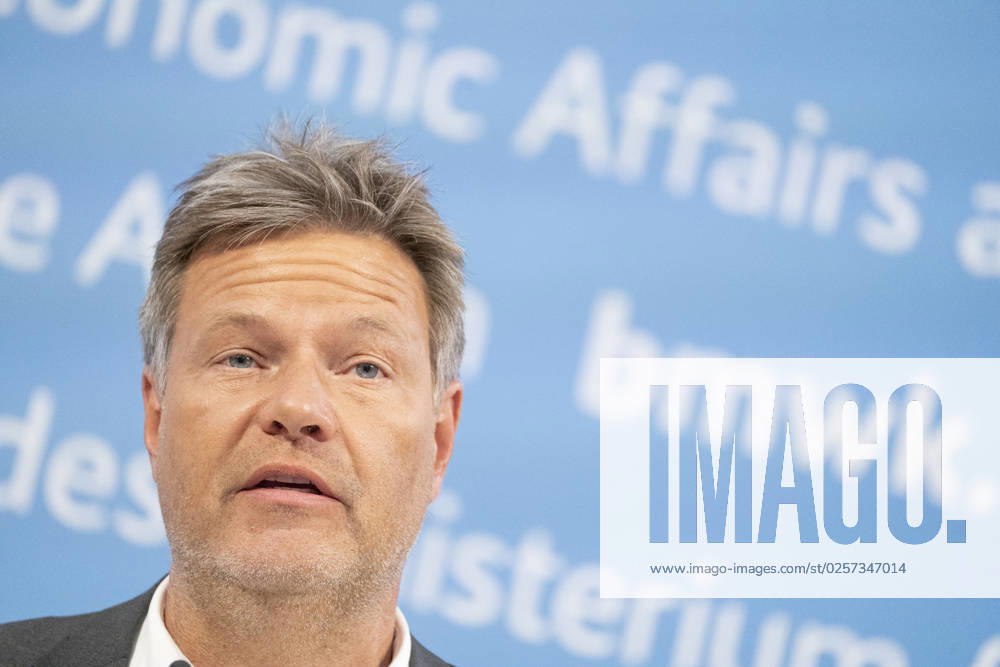Press Statement Energy Price in the Federal Ministry of Economics Robert Habeck, Federal Minister of Economics Press Statement Energy Price in the Federal Ministry of Economics Robert Habeck, Federal Minister of Economics, Berlin Berlin Germany BMWK
