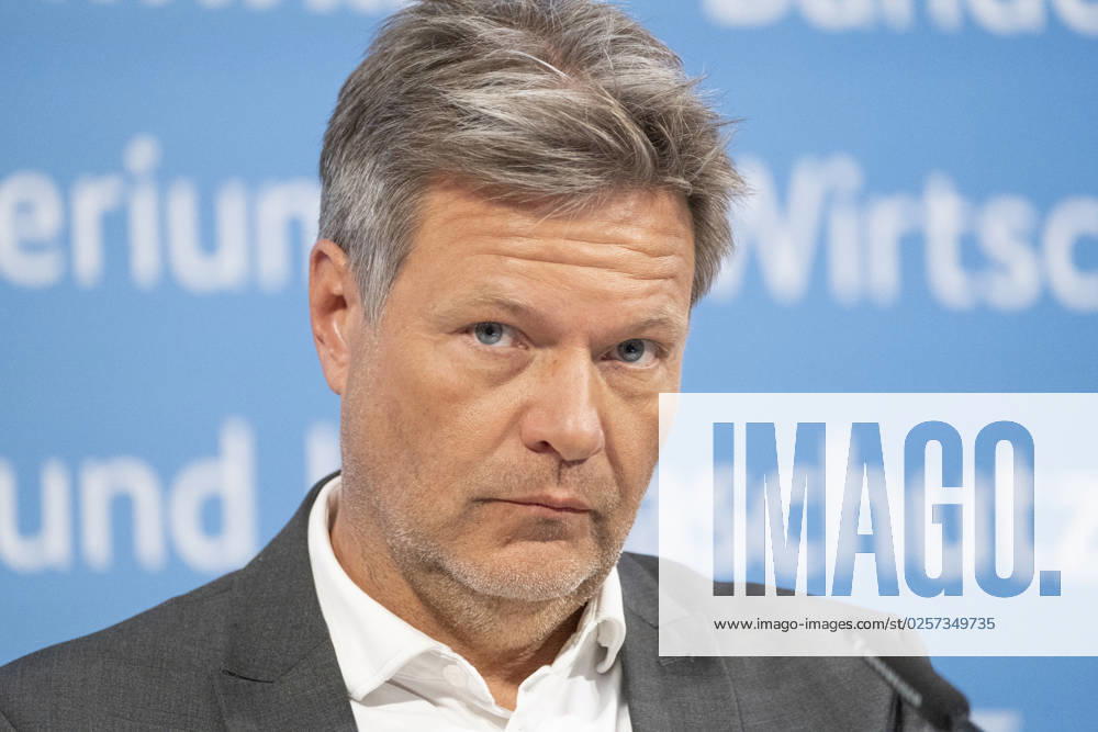 Press Statement Energy Price in the Federal Ministry of Economics Robert Habeck, Federal Minister of Economics Press Statement Energy Price in the Federal Ministry of Economics Robert Habeck, Federal Minister of Economics, Berlin Berlin Germany BMWK