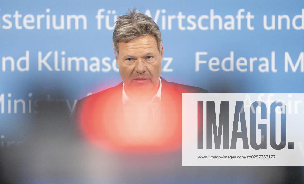 Press Statement Energy Price in the Federal Ministry of Economics Robert Habeck, Federal Minister of Economics Press Statement Energy Price in the Federal Ministry of Economics Robert Habeck, Federal Minister of Economics, Berlin Berlin Germany BMWK