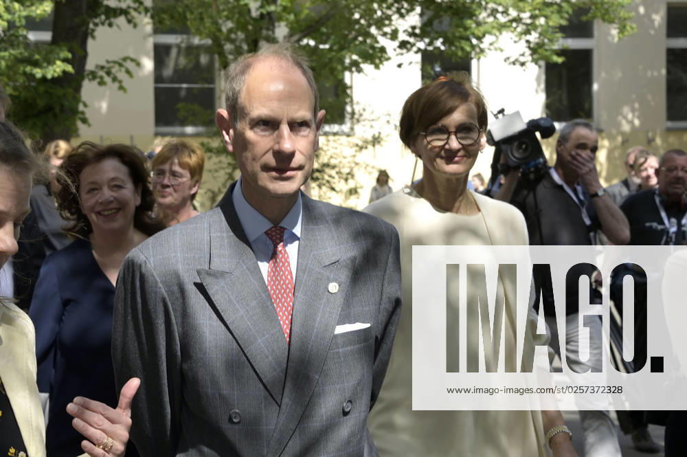 Prince Edward and Bettina Stark Watzinger visiting the school at Schillerpark during the Duke Award ceremony in Wedding Berlin, 22 05 2023 Foto:xF.xFuturexImage