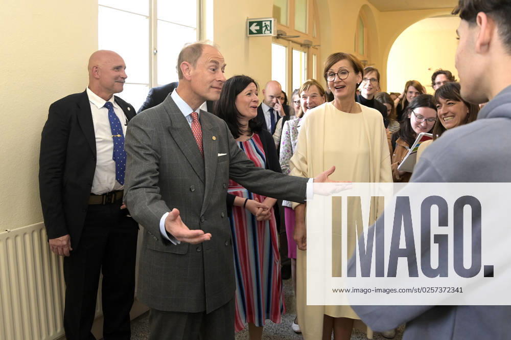 Prince Edward and Bettina Stark Watzinger visiting the school at Schillerpark during the Duke Award ceremony in Wedding Berlin, 22 05 2023 Foto:xF.xFuturexImage
