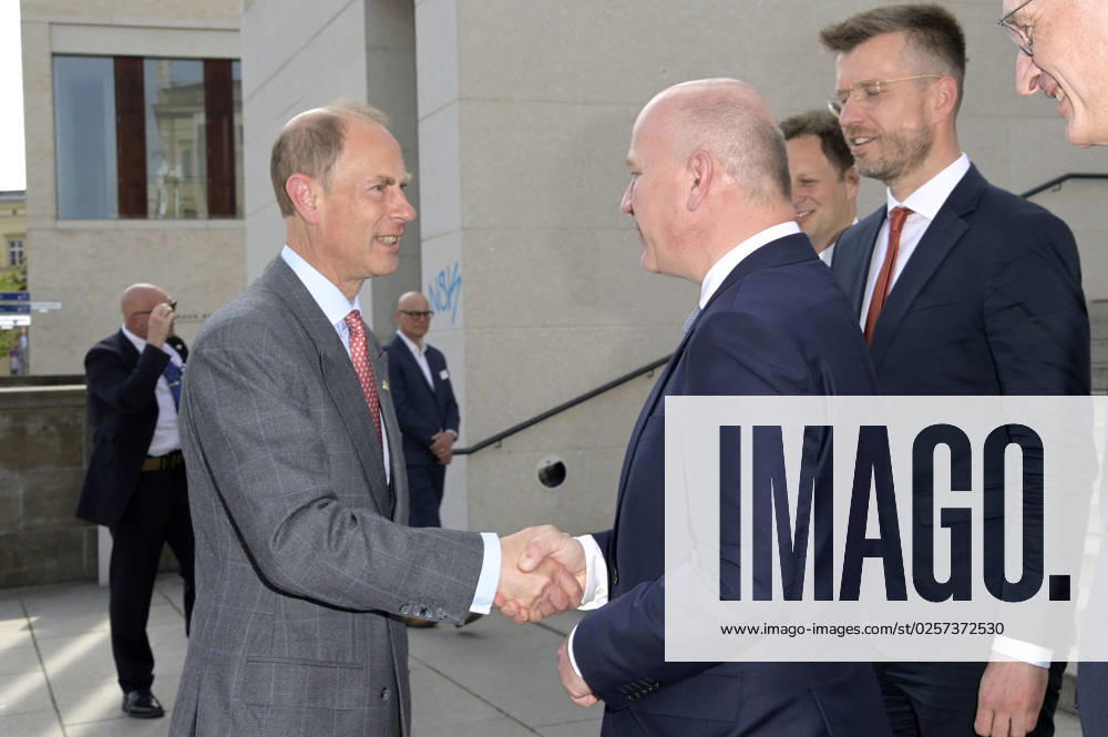 Prince Edward and Kai Wegner signing the Golden Book of Berlin and presenting The Duke of Edinburghs International Award in Germany at the James Simon Gallery Berlin, 22 05 2023. Foto:xF.xFuturexImage