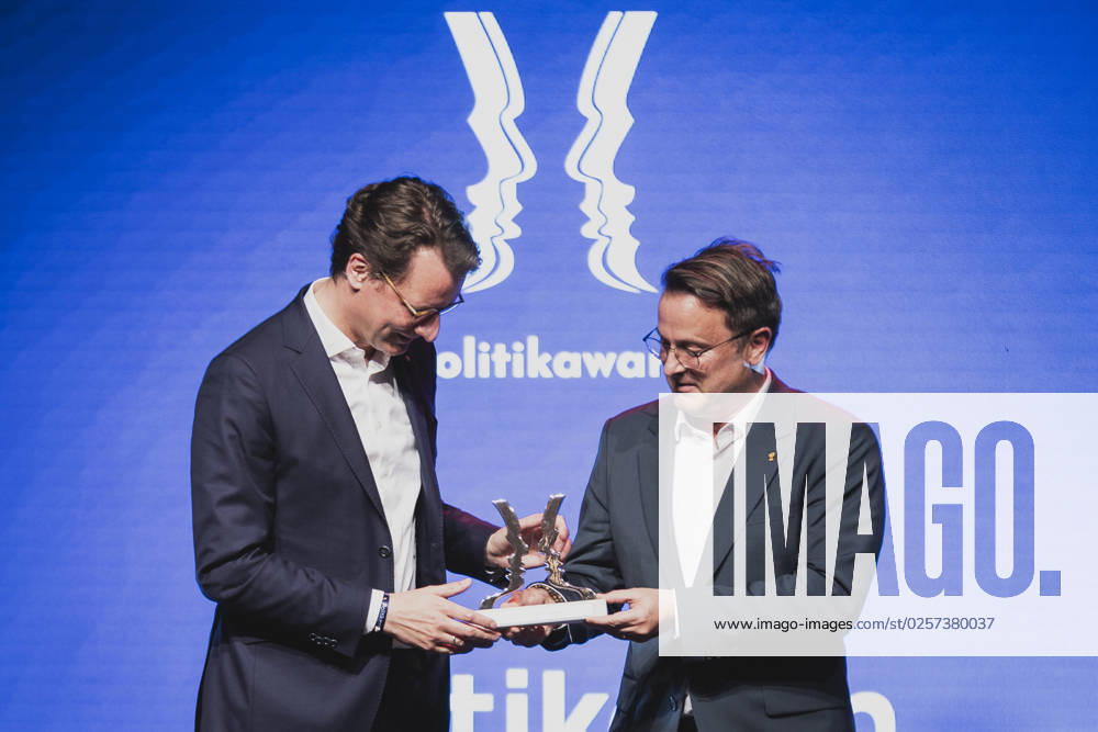 R L Xavier Bettel, Prime Minister of Luxembourg, and Hendrik Wuest, CDU, Minister President of North Rhine-Westphalia, photographed at the Politikawards in Berlin, 22 05 2023 Berlin Germany