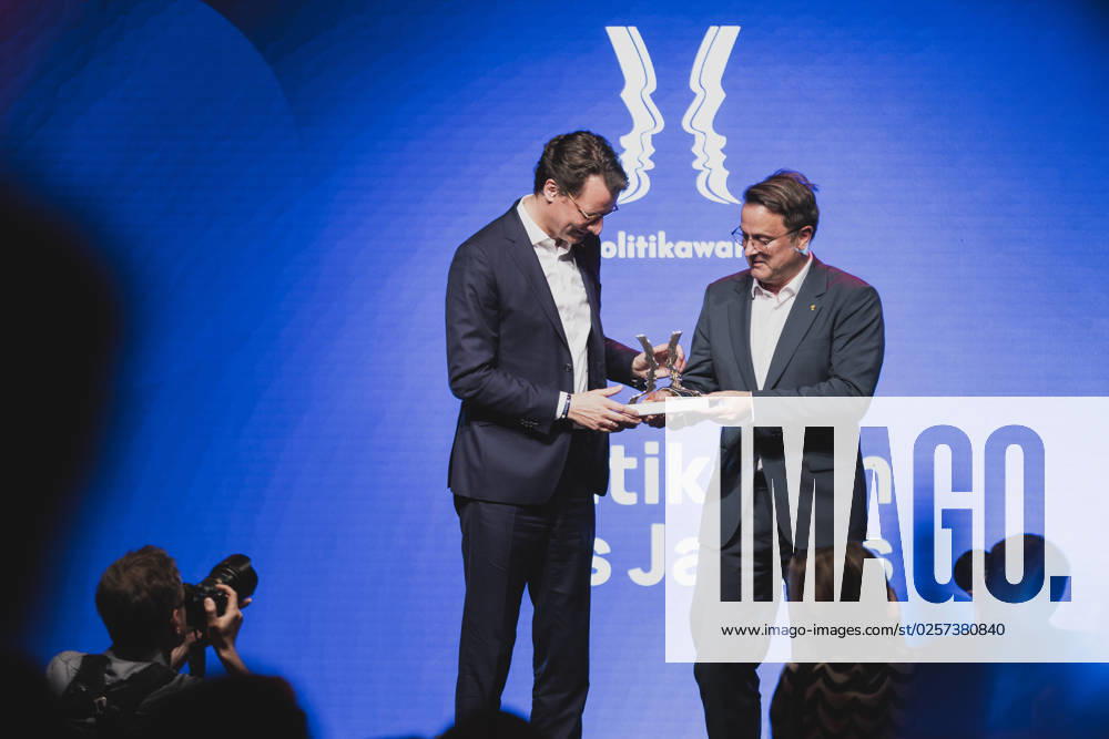 R L Xavier Bettel, Prime Minister of Luxembourg, and Hendrik Wuest, CDU, Minister President of North Rhine-Westphalia, photographed at the Politikawards in Berlin, 22 05 2023 Berlin Germany