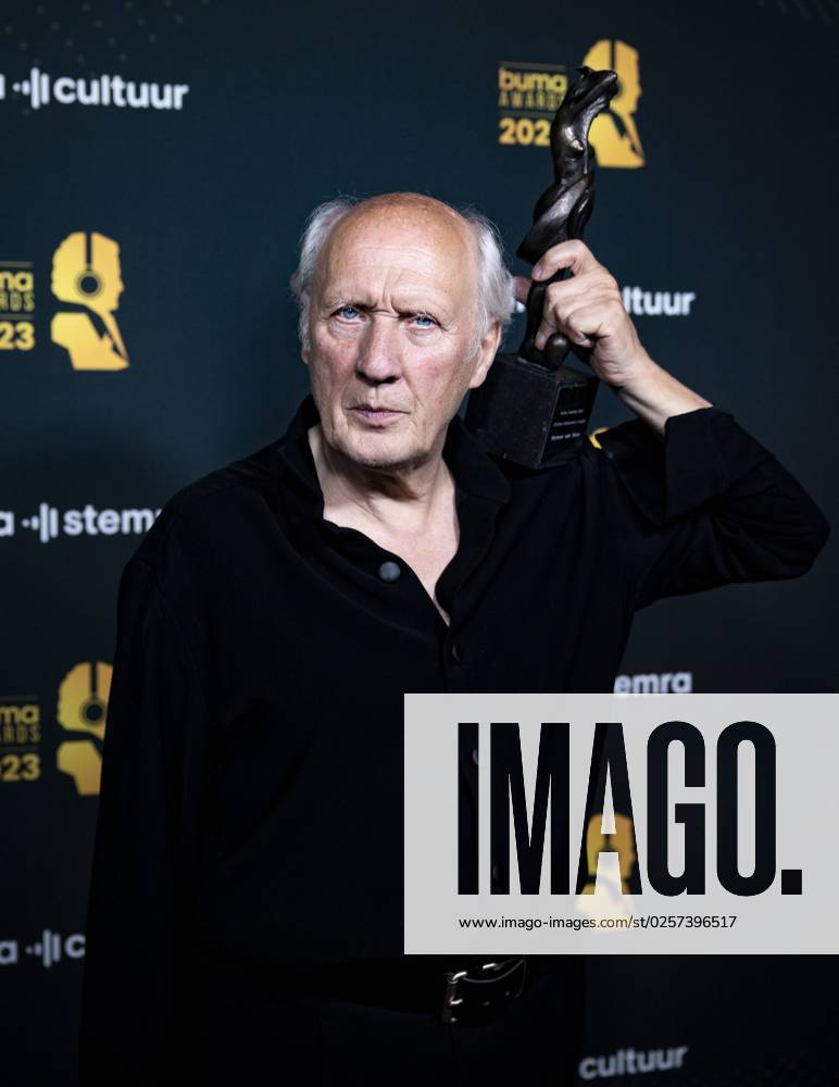 AMSTERDAM - Herman van Veen during the presentation of the Buma Awards in Tuschinski. The awards are presented to composers, lyricists and their music publishers in various categories. ANP RAMON VAN FLYMEN netherlands out - belgium out