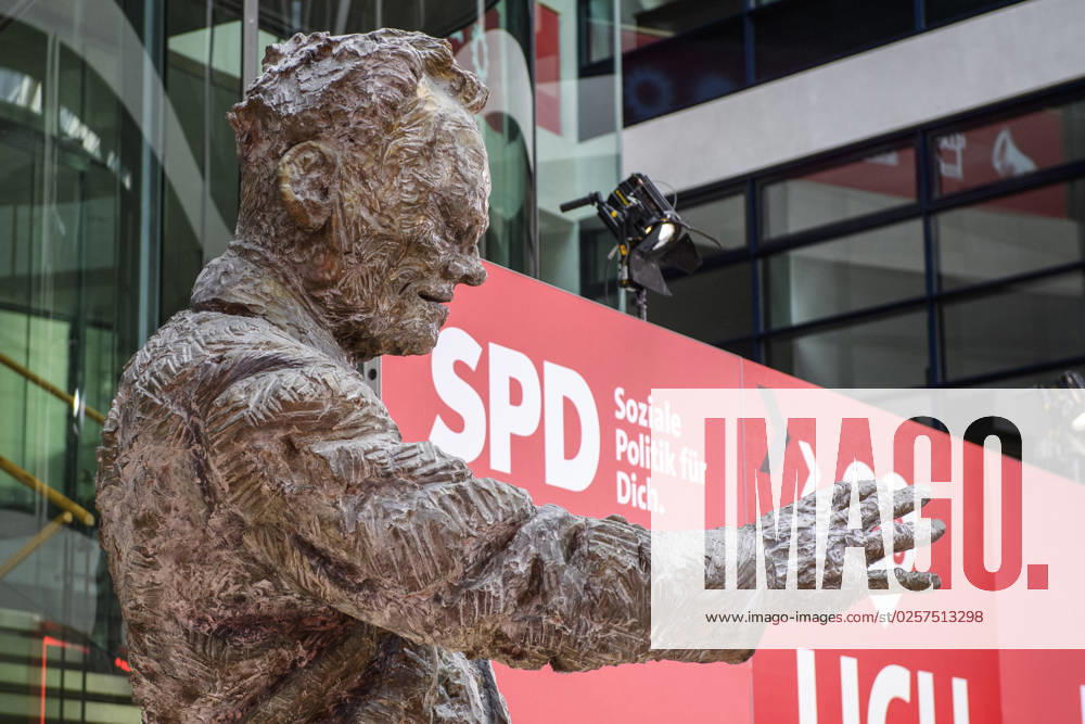 Berlin GER, Berlin, Progress needs justice Ð For 160 years ideas for tomorrow, SPD, 22 05 23, Overview SPD Atrium in Willy Brand Haus Topics, Energy, Future, Progress, Climate, Progress needs justice Ð For 160 years ideas for tomorrow, SPD, 22 05 23,