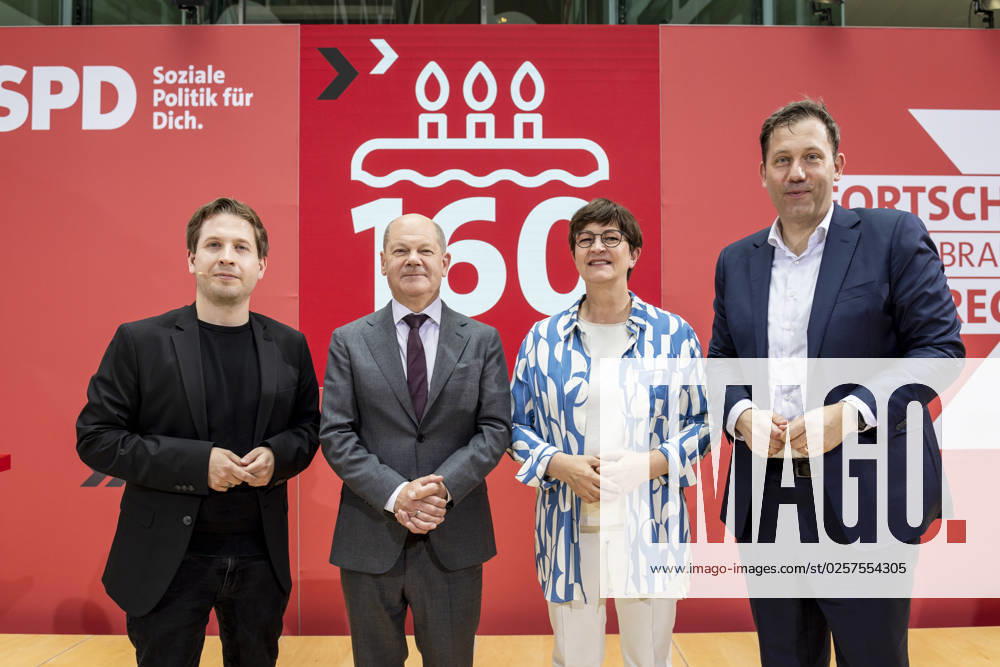 Kevin Kuehnert, SPD Secretary General, Olaf Scholz SPD , Chancellor, Saskia Esken, SPD Chairwoman, and Lars Klingbeil, SPD Chairman, recorded at the event öÄÃ Fortschritt braucht Gerechtigkeit öÄi Seit 160 Jahren Ideen fuer morgenöÄu im Willy Brandt Haus in Berlin, 04 10 2022 Berlin Germany