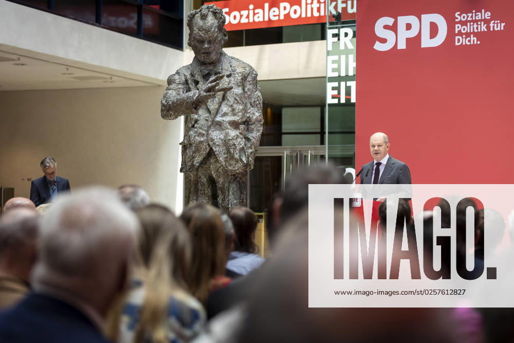 Olaf Scholz SPD , German Chancellor, recorded at the event öÄÃ Fortschritt braucht Gerechtigkeit öÄi Seit 160 Jahren Ideen fuer morgenöÄu at the Willy Brandt Haus in Berlin, 04 10 2022 Berlin Germany