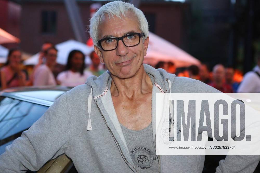 Meiderich Sommerkino - Schauspieler Ralf Richter als Stargast bei Bang Boom Bang Foto: Carsten Walden WAZ FotoPool Meiderich Sommerkino - Schauspieler Ralf Richter als Stargast bei Bang Boom Bang Deutschland NRW Duisburg