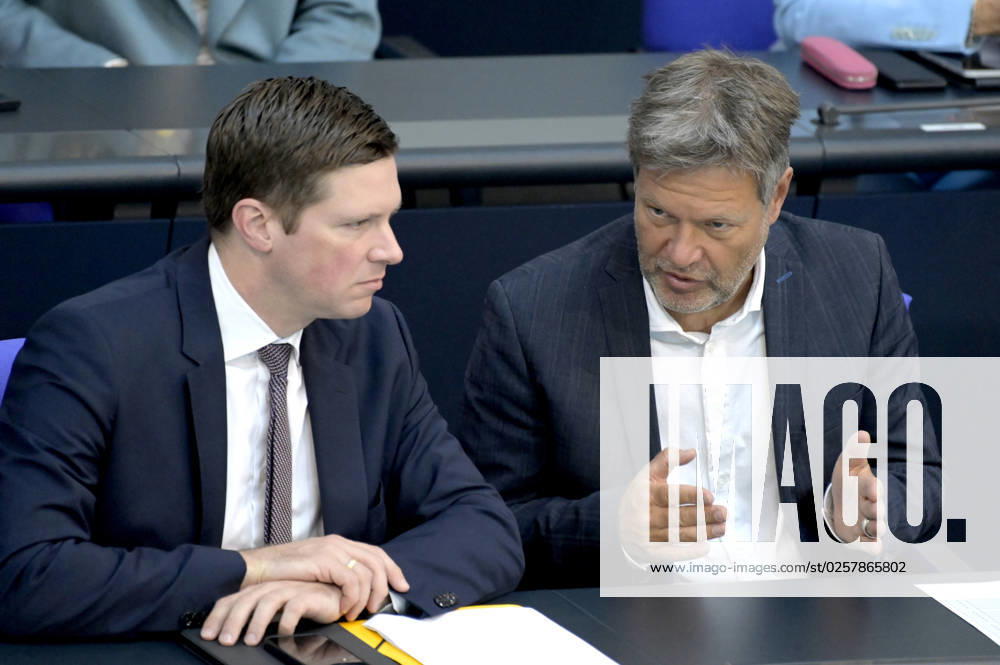 Florian Toncar and Robert Habeck in the 106 session of the German Bundestag in the Reichstag building Berlin, 25 05 2023 Foto:xF.xFuturexImage
