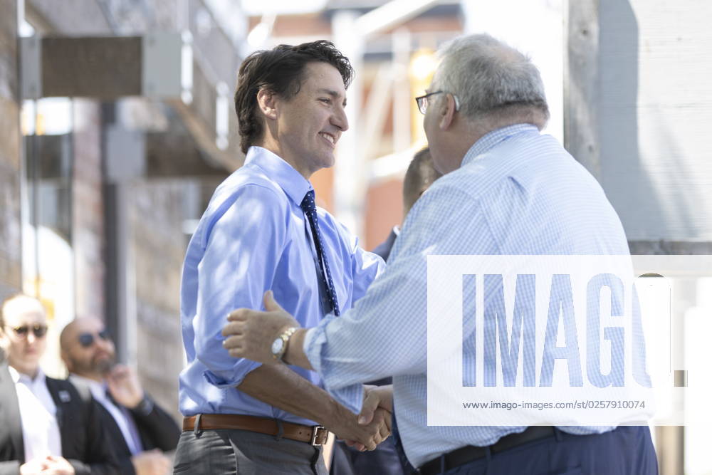 Prime Minister Justin Trudeau meets with mayor Joseph Preston at Legends Tavern in St. Thomas, Ont., on Thursday, May 25, 2023. St. Thomas Canada - ZUMAc35_ 20230525_zaf_c35_033
