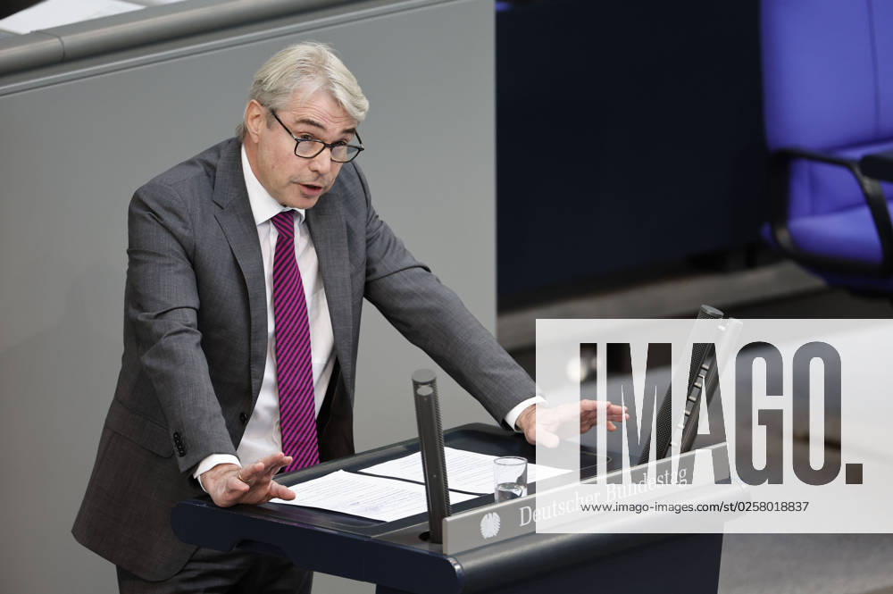 Carl Julius Cronenberg at the 107 session of the German Bundestag in the Reichstag building Berlin, 26 05 2023 Foto:xJ.xFuturexImage