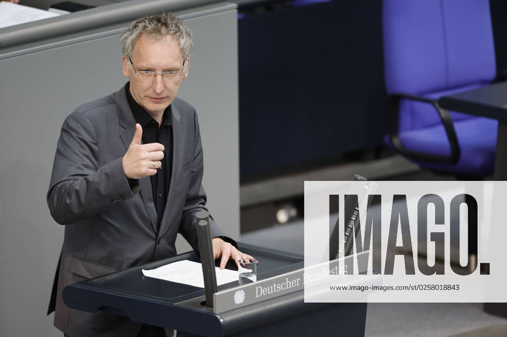 Mathias Papendieck at the 107 session of the German Bundestag in the Reichstag building Berlin, 26 05 2023 Foto:xJ.xFuturexImage