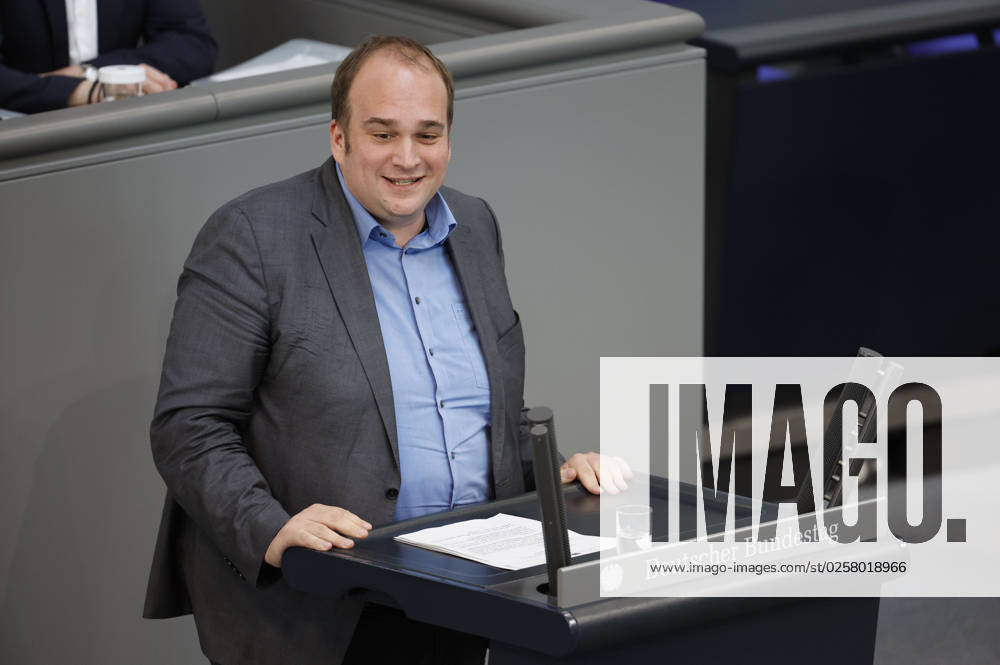 Sebastian Roloff at the 107 session of the German Bundestag in the Reichstag building Berlin, 26 05 2023 Foto:xJ.xFuturexImage