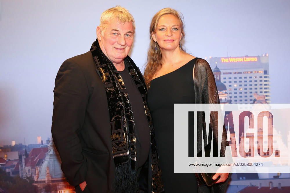 Heinz Hoenig mit Lebensgefährtin Gabriele Lechner bei 10.GRK Golf Charity Masters Leipzig 2017 Schauspieler Heinz Hoenig mit Lebensgefährtin Gabriele Lechner bei 10.GRK Golf Charity Masters Leipzig 2017 - Actor Heinz Hoenig with his partner Gabriele Lechner at the 10th GRK Golf Charity Masters Leipzig 2017