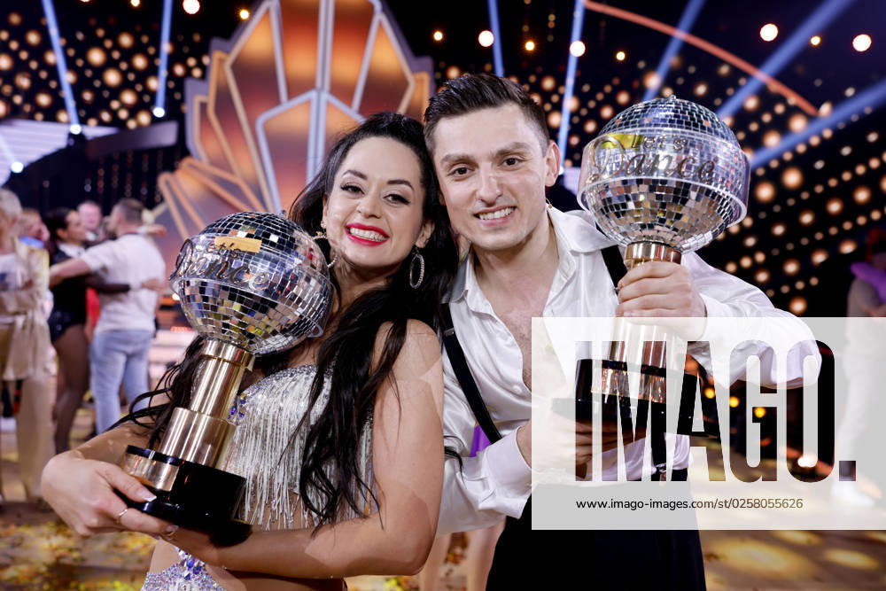 Dancer Malika Dzumaev and dancer Zsolt Sandor Cseke with winning trophies at the Professional Challenge of the 16 season of RTl dance show Let s Dance at MMC Studios The dancing couple managed to win the competition this year Cologne, 26 05 2023 NRW Germany