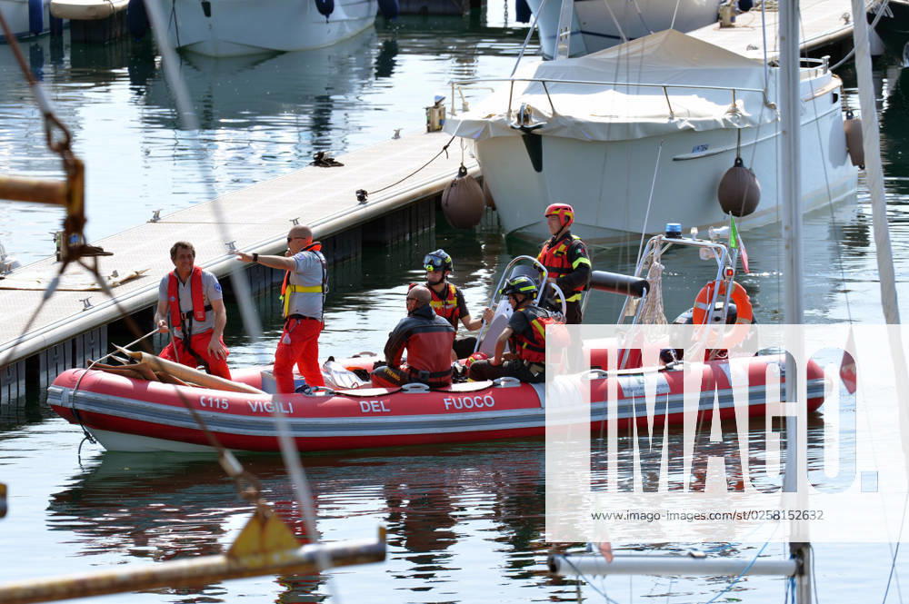A moment of the search and rescue operation in Lake Maggiore after a tourist boat capsized near Lisanza (Varese), northern Italy, 29 May 2023. At least four people have died and twenty others were rescued after a boat capsized and sank in Lake Maggiore due to bad weather in the evening of 28 May. ANSA PURICELLI SESTO CALENDE ITALY - ZUMAa110 20230529_zaf_a110_006