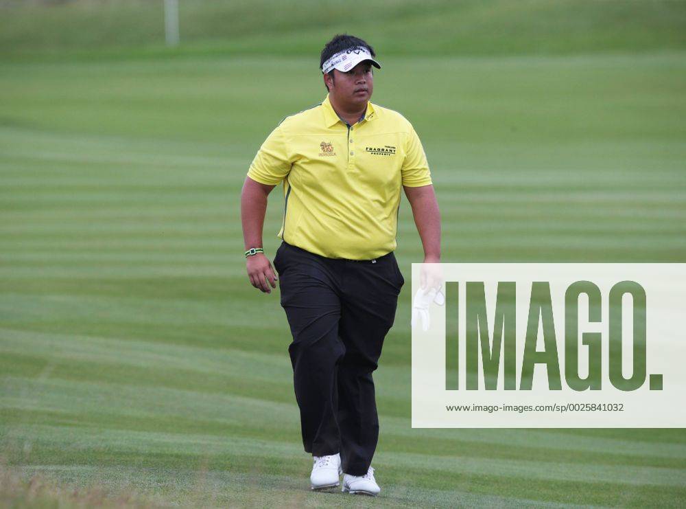 London, London, United Kingdom - Kiradech Aphibarnrat (THA).during The British Masters 2016 supported by SkySports Round One at The Grove Golf Course on October 14, 2016 in Watford, England. Golf - British Masters Round One - ZUMAn230