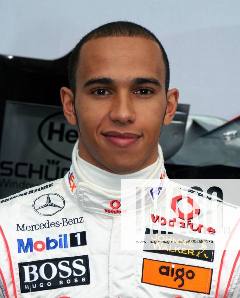Lewis Hamilton (England McLaren Mercedes) während der Teampräsentation in Valencia 2007 Motorsport WM Herren Formel 1 Weltmeisterschaft 2007, F1, F, Vorstellung, Präsentation, Pressetermin Porträt Valencia Motorsport WM Herren Formel 1 Weltmeisterschaft 2007, F1, F, Vorstellung, Präsentation, Pressetermin Porträt Valencia