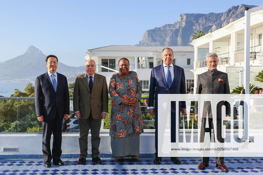 KW22 SOUTH AFRICA, CAPE TOWN - JUNE 1, 2023: China s Vice Minister of Foreign Affairs Ma Zhaoxu, Brazil s Foreign Minister Mauro Vieira, South Africa s Minister of International Relations and Cooperation Naledi Pandor, Russia s Foreign Minister Sergei Lavrov, and India s External Affairs Minister Subrahmanyam Jaishankar (L-R) pose during a photo op as part of a BRICS Foreign Ministers meeting. Russian Foreign Ministry Press Service TASS 59549898