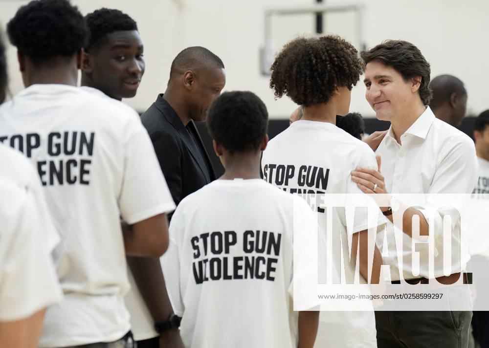 Prime Minister Justin Trudeau, right, meets with teenagers after announcing that every first Friday in June will be National Day Against Gun Violence at the OVO Athletic Centre in Toronto on Thursday, June 1, 2023. TORONTO CANADA - ZUMAc35_ 20230601_zaf_c35_152
