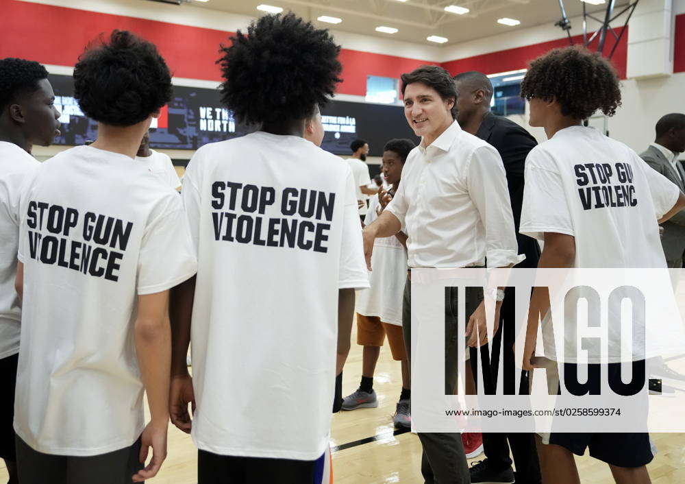 Prime Minister Justin Trudeau, second right, meets with teenagers after announcing that every first Friday in June will be National Day Against Gun Violence at the OVO Athletic Centre in Toronto on Thursday, June 1, 2023. TORONTO CANADA - ZUMAc35_ 20230601_zaf_c35_154