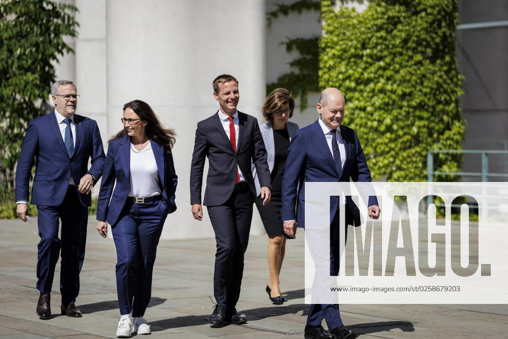 F l n r Joerg Dittrich, President of the German Confederation of Skilled Crafts, Yasmin Fahimi, Chairwoman of the German Federation of Trade Unions, Kai Niebert, President of Deutscher Naturschutzring, Marie Luise Wolf, President of the German Association of Energy and Water Industries,