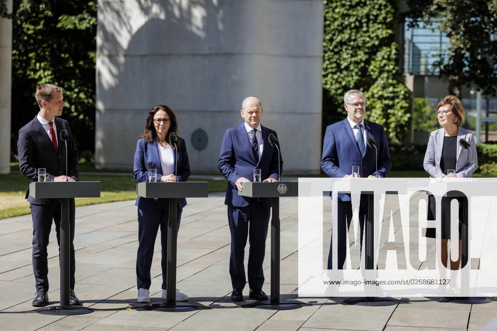 Kai Niebert, President of Deutscher Naturschutzring, Yasmin Fahimi, Chair of the German Federation of Trade Unions, Chancellor Olaf Scholz SPD , Joerg Dittrich, President of the German Confederation of Skilled Crafts, and Marie Luise Wolf, President of the German Association of Energy and Water Indust