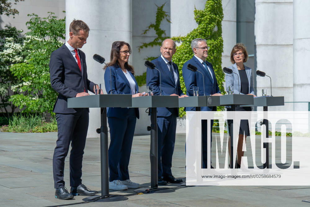 Kai Niebert, Yasmin Fahimi, Olaf Scholz, Jörg Dittrich, Marie Luise Wolff Meeting of the Alliance for Transformation at the Federal Chancellery with Chancellor Olaf Scholz, Yasmin Fahimi, Chairwoman, German Trade Union Federation (DGB), President of Crafts Jörg Dittrich, President of the German Conservation Ring, Kai Niebert, President of the German Ene