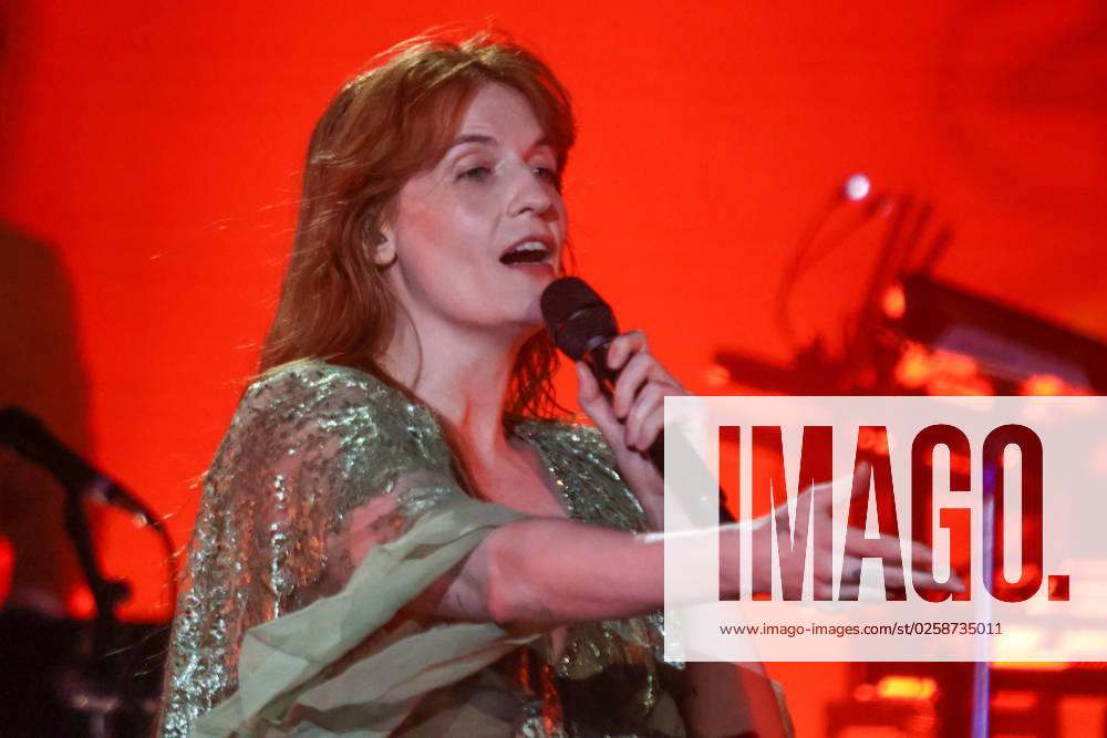 SÃO PAULO, SP - 04.06.2023: MITA FESTIVAL EM SÃO PAULO - Singer Florence Welch performs with Florence + The Machine at the second edition of the MITA Festival in São Paulo held in Novo Anhangabaú, downtown, this Sunday night (04) x2384574x YurixMurakami