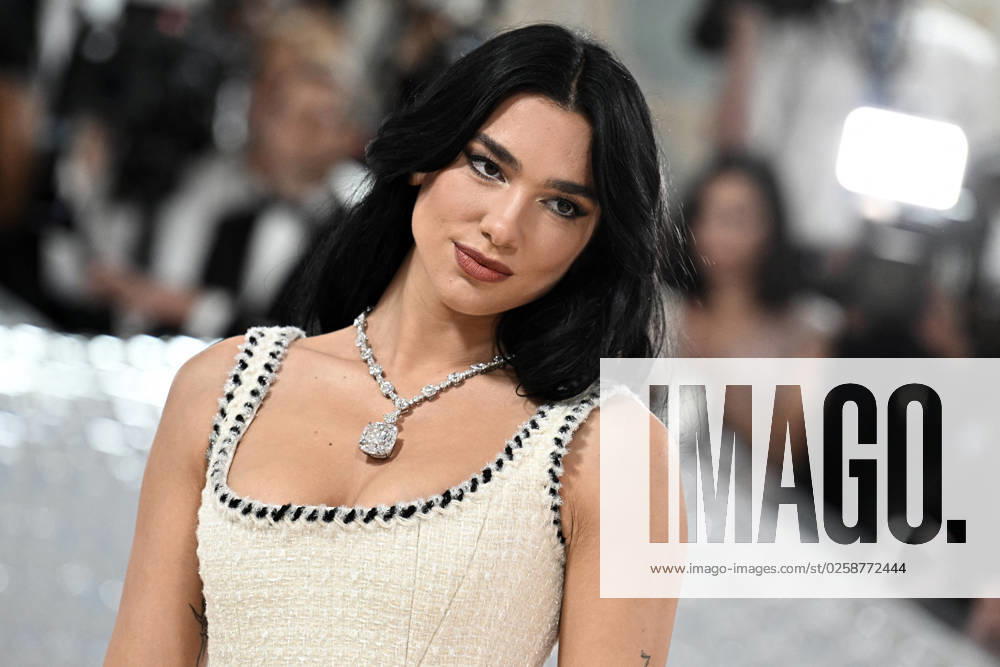 The 2023 Met Gala Celebrating Karl Lagerfeld: A Line Of Beauty - NYC. Dua Lipa attends The 2023 Met Gala Celebrating Karl Lagerfeld: A Line Of Beauty at The Metropolitan Museum of Art on May 01, 2023 in New York City. Photo by DNphotography ABACAPRESS.COM NEW-YORK United States