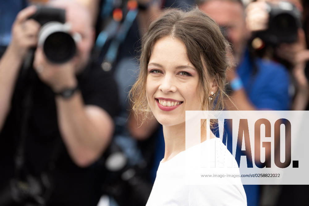 Cannes - Un Certain Regard Photocall Paula Beer attends the photocall for the Un Certain Regard jury at the 76th annual Cannes film festival at Palais des Festivals on May 17, 2023 in Cannes, France. Photo by David Niviere ABACAPRESS.COM CANNES France