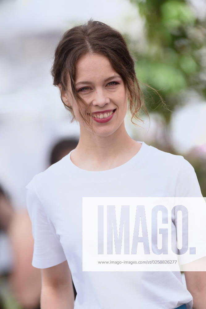 Cannes - Un Certain Regard Photocall Paula Beer attends the photocall for the Un Certain Regard at the 76th annual Cannes film festival at Palais des Festivals on May 17, 2023 in Cannes, France. Photo by Franck Castel ABACAPRESS.COM Cannes France