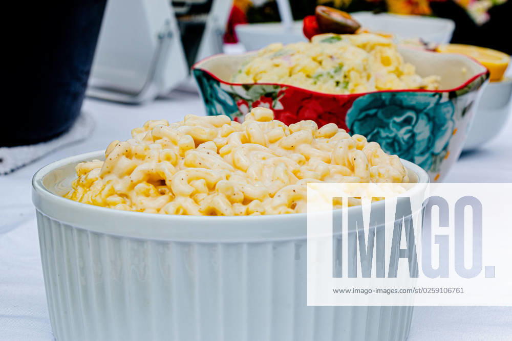 Sunday BBQ Set Mac & Cheese Tulsa, Oklahoma, United States R_MFZG221128-1075159-01
