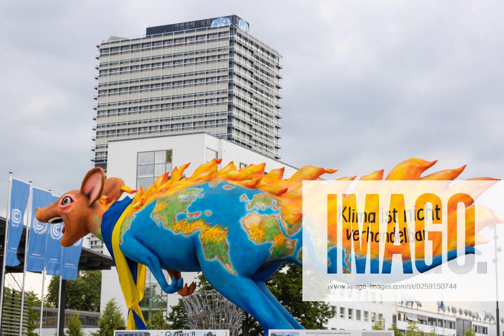Burning kangaroo with the inscription CLIMATE IS NOT TREATABLE by Düsseldorf artist Jacques Tilly on the United Nations Square The Bonn Climate Change Conference from 05 15 June 2023 at the World Conference Center Bonn WCCB is a preparatory conference for the World Climate Summit in Dubai COP28 in November December 2023 07 06 2023 Bonn Gronau NRW Germany