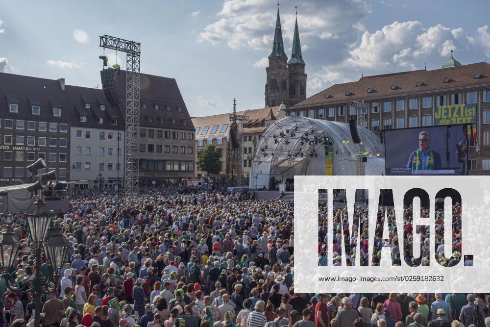 German Church Congress 2023 opening service, Nuremberg On the occasion of the opening service of the Church Congress 2023, several thousand people came to the Nuremberg main market Main Market Bavaria Germany opening service Church Congress 2023 Nuremberg 37 in the afternoon.