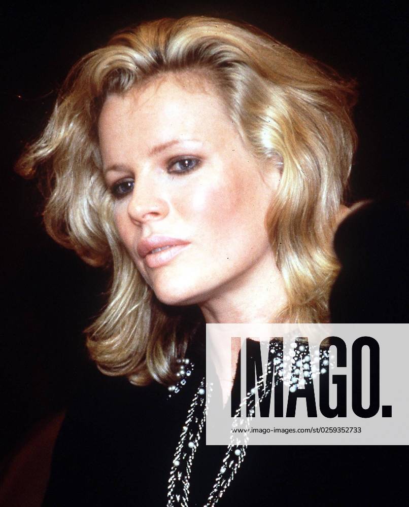 Kim Basinger 1983. Photo by Adam Scull PHOTOlink Courtesy Everett Collection (Kim Basinger07395)ASCA037 F4397 PUBLICATIONXNOTxINxCANxCHNxFRAxITAxJPNxNORxPOLxRUSxESPxUKxUSA