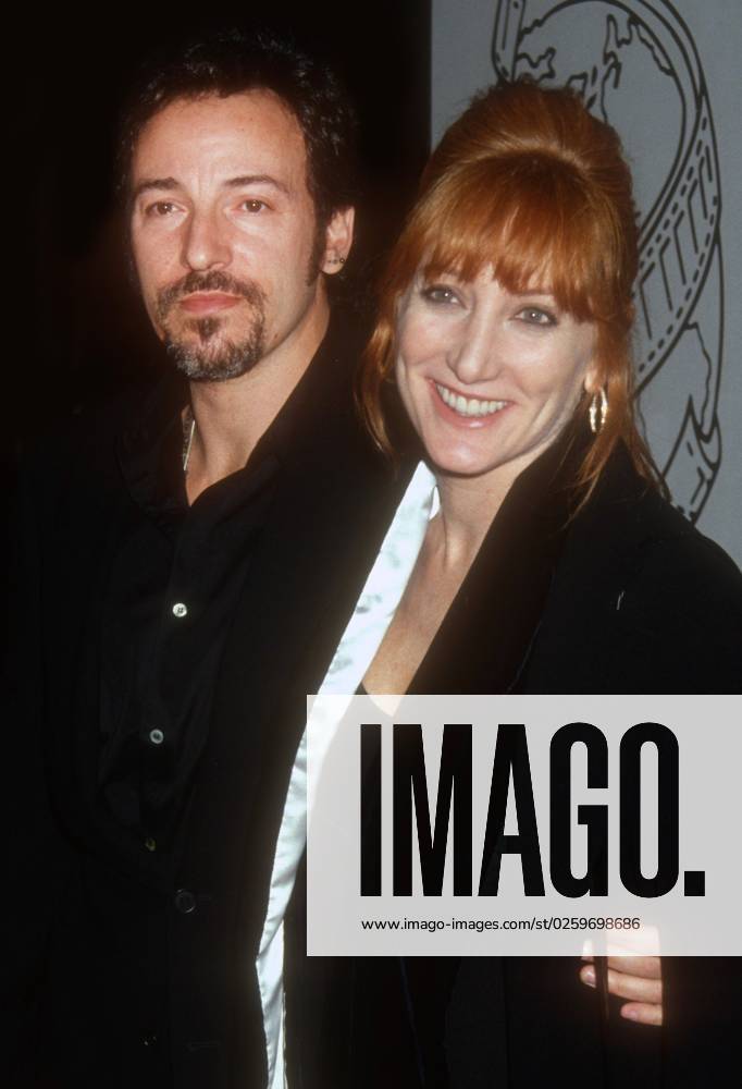 Bruce Springsteen, wife Patti, 1994, Photo By Michael Ferguson PHOTOlink Courtesy Everett Collection (Bruce Springsteen wife Patti1278)ASCA032 F4323 PUBLICATIONXNOTxINxCANxCHNxFRAxITAxJPNxNORxPOLxRUSxESPxUKxUSA