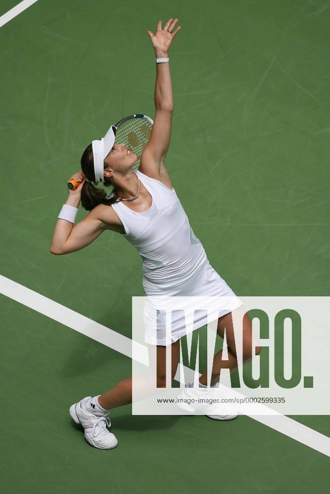 Martina Hingis (Schweiz) - Aufschlag Tennis Damen Australian Open 2007, Grand Slam, WTA Tour Einzelbild Melbourne Tennis Damen Australian Open 2007, Grand Slam, WTA Tour Einzelbild Melbourne
