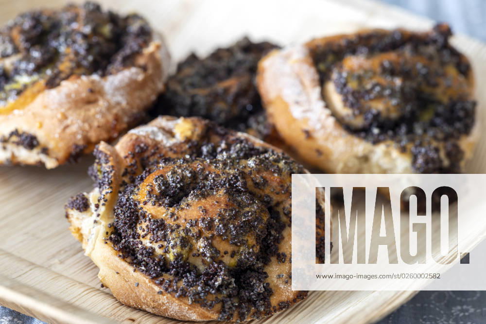 IMAGO Creative: Food, Mohn Nahaufnahme von süßen Mohnschnecken Nahaufnahme von süßen Mohnschnecken