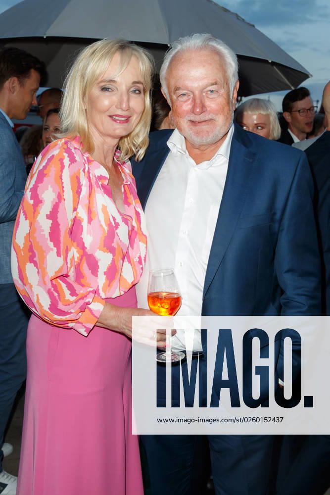 Party Bertelsmann Wolfgang Kubicki with wife Annette Marberth Kubick at the Bertelsmann party 2023 in the Bertelsmann capital representative office on 15 06 2023 in Berlin