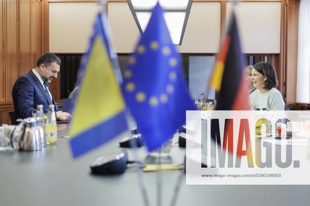 Annalena Baerbock Buendnis 90 Die Gruenen , Federal Minister of Foreign Affairs, and Elmedin Dino Konakovic, Minister of Foreign Affairs of Bosnia and Herzegovina, recorded during a meeting at the Foreign Office in Berlin, 16 06 2023 Berlin Germany