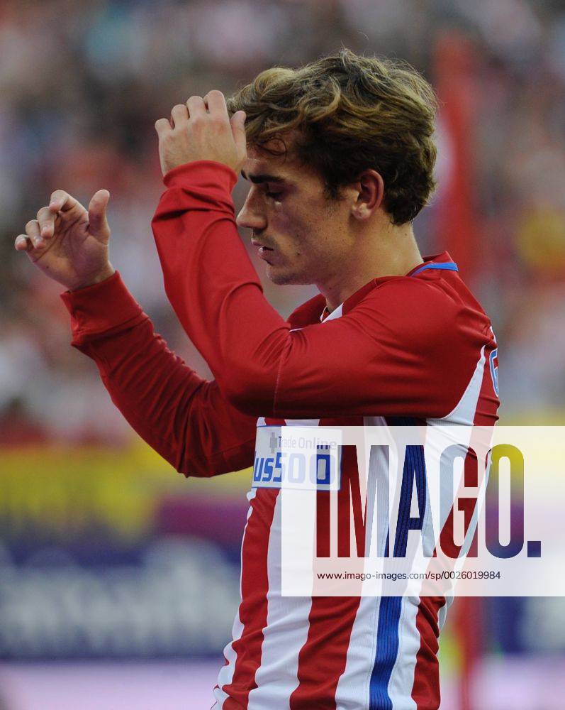 Atletico de Madrid Forward, Antonie Griezmann - GRIEZMANN, number 7 . Round 10 of the SANTANDER league, soccer match between Atletico de Madrid - Malaga CF at the Vicente Calderon estadium, Madrid - Spain (ESP) by October 29, 2016. PHOTO: Gregorio Lopez. Cordon Press xGregorioxLopezx x SOCCERxSPAINx