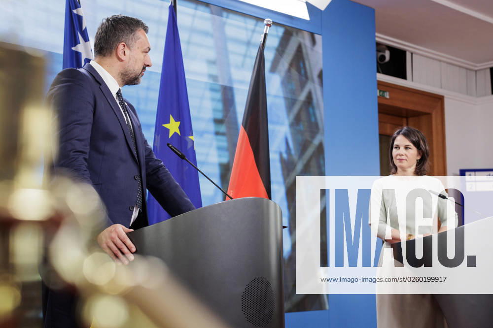 Annalena Baerbock Buendnis 90 Die Gruenen , Federal Minister of Foreign Affairs, and Elmedin Dino Konakovic, Minister of Foreign Affairs of Bosnia and Herzegovina, recorded during a doorstep at the Foreign Office in Berlin, 16 06 2023 Berlin Germany