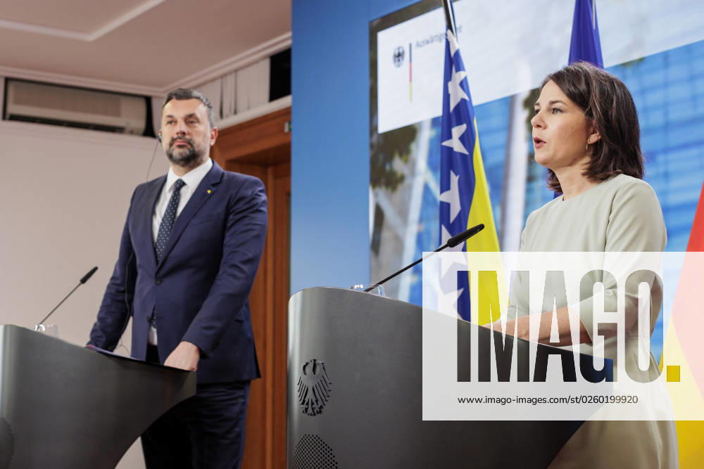 Annalena Baerbock Buendnis 90 Die Gruenen , Federal Minister of Foreign Affairs, and Elmedin Dino Konakovic, Minister of Foreign Affairs of Bosnia and Herzegovina, recorded during a doorstep at the Foreign Office in Berlin, 16 06 2023 Berlin Germany