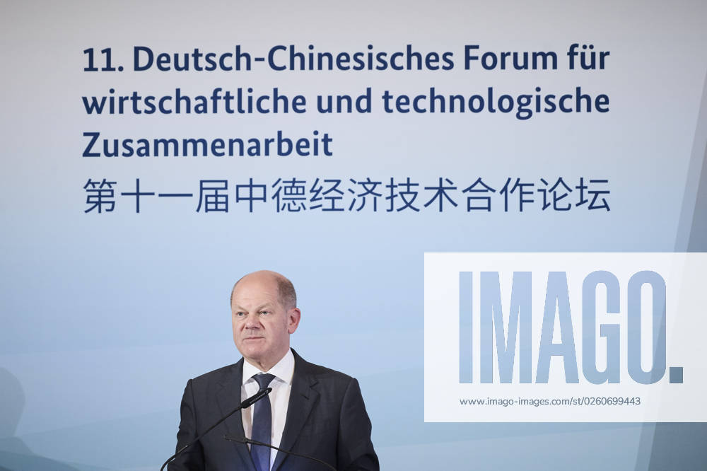Berlin, Speech by Olaf Scholz and Li Qiang at the 11 German Chinese Forum for Economic and Technological Cooperation followed by the signing of the contract German Chancellor Olaf Scholz SPD delivers a speech at the 11 German Chinese Forum for Economic and Technologic
