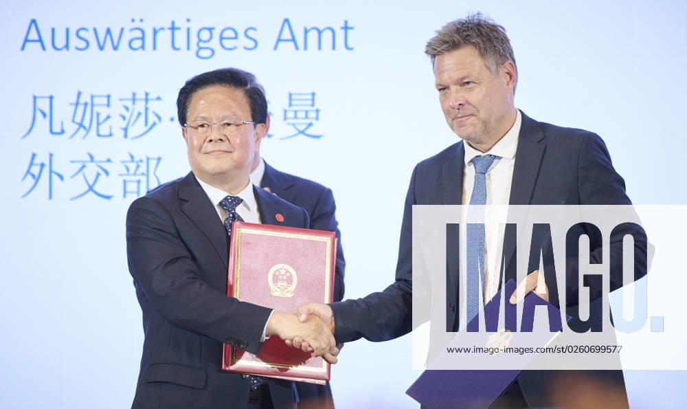 Berlin, Speech by Olaf Scholz and Li Qiang at the 11 German Chinese Forum for Economic and Technological Cooperation and subseque
