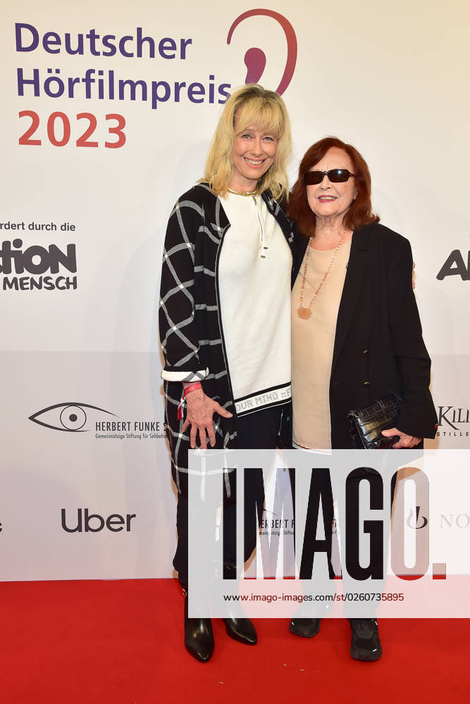 21 German Hearing Film Award 2023 Deborah Weigert with mother Brigitte Kaethe Grothum arrival, to the 21 German Hearing Film Award 2023 in Berlin on 18 06 2023 Photopress Mueller Photopress Mueller
