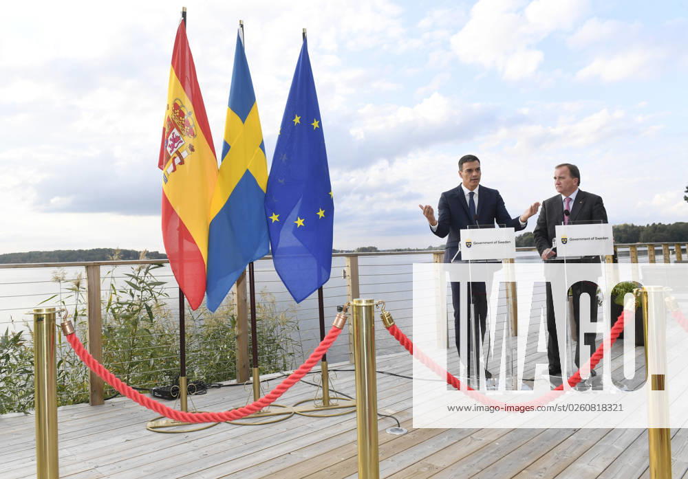 Spanish Prime Minister Pedro Sanchez and Swedish Prime Minister Stefan Lofven during a press meeting after their talks at Fagerudd Conference Hotel in Enkoping, Sweden on September 05, 2018 Photo Fredrik Sandberg TT code 10080 ENKOPING SWEDEN