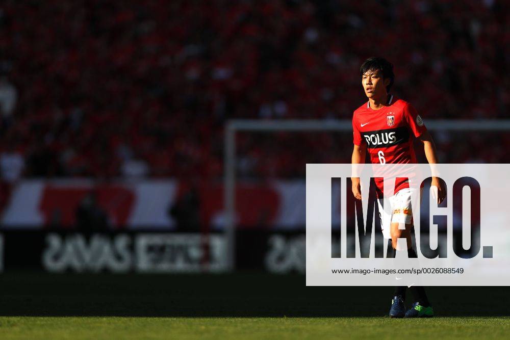 Wataru Endo (Reds), NOVEMBER 3, 2016 - Football Soccer : 2016 J1 League 2nd stage match between Urawa Reds 1-1 Yokohama F Marinos at Saitama Stadium 2002 in Saitama, Japan. (ipha031425)